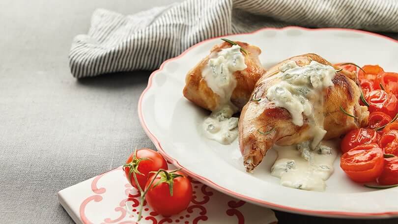 Rabbit with small tomatoes and Gorgonzola sauce