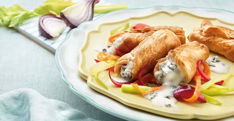 Turkey rolls with Gorgonzola and vegetables