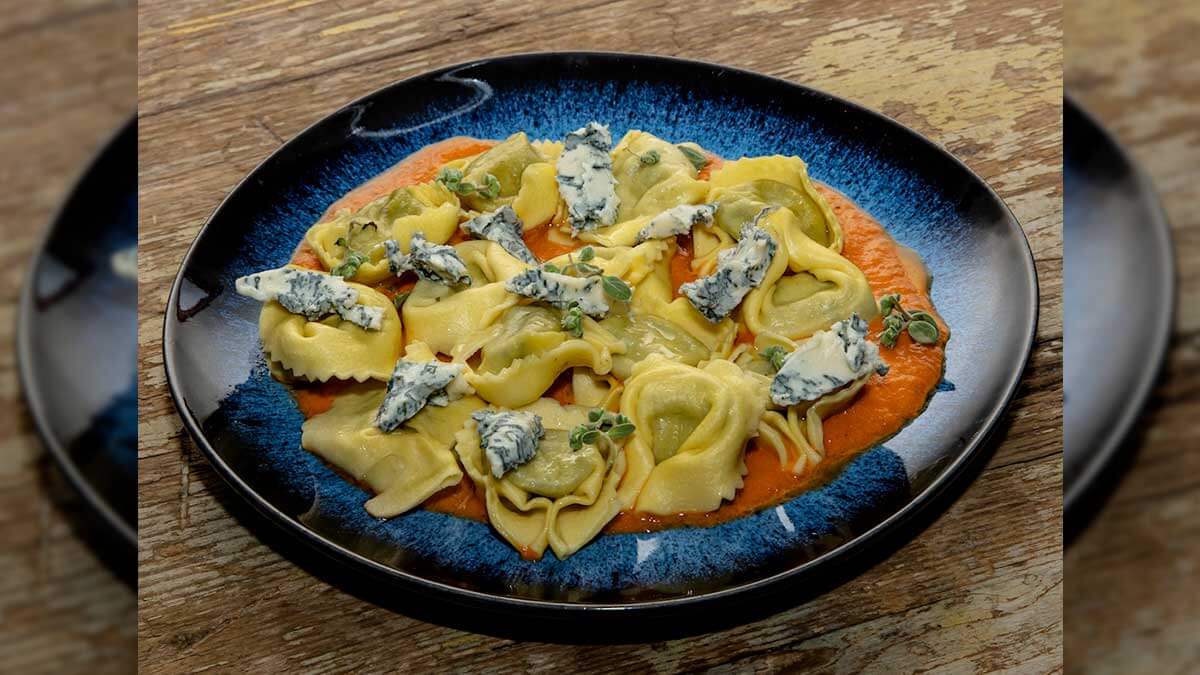 Ricotta and spinach tortelli with crumbled spicy gorgonzola - Gorgonzola DOP