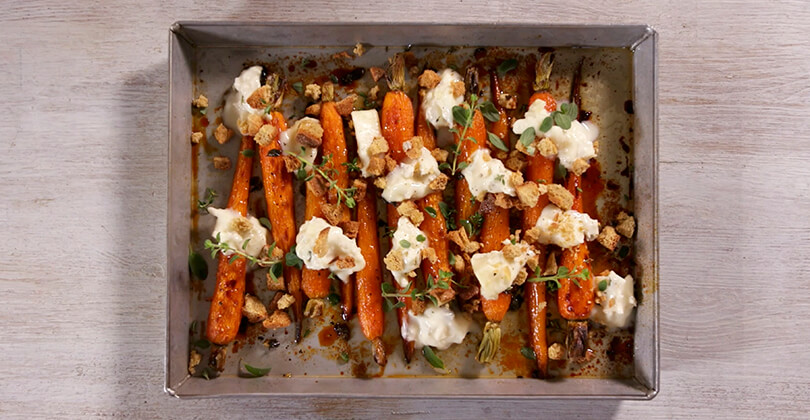Roasted carrots with bread crumble, Gorgonzola PDO and sesame oil - Gorgonzola DOP
