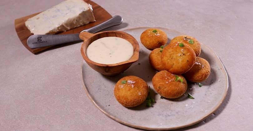 Roast chicken meatballs with Gorgonzola Pdo sauce - Gorgonzola DOP