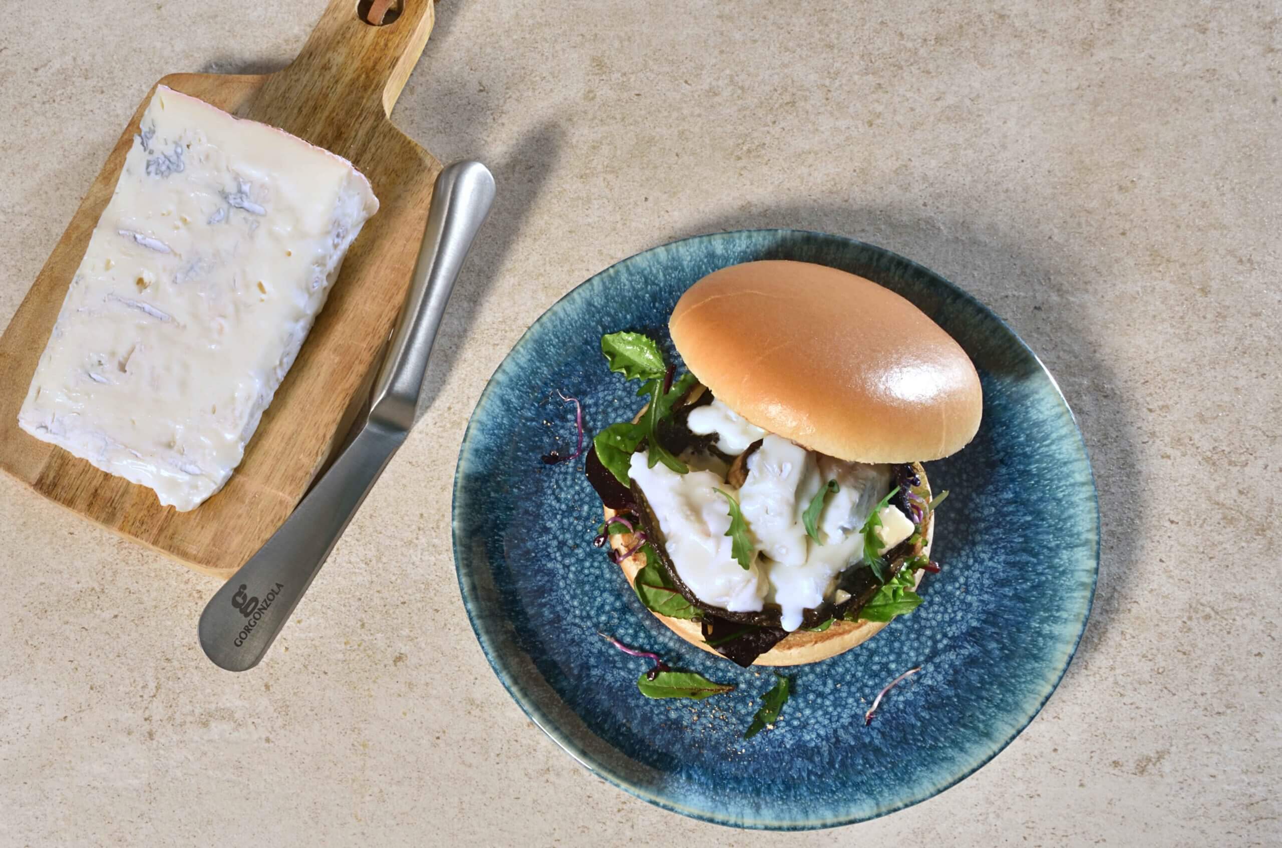 Hamburger with Portobello mushroom and Gorgonzola PDO - Gorgonzola DOP